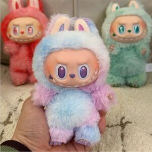 AUTHENTIC Pop Mart
LABUBU Big Into Energy Vinyl
Plush - Luck